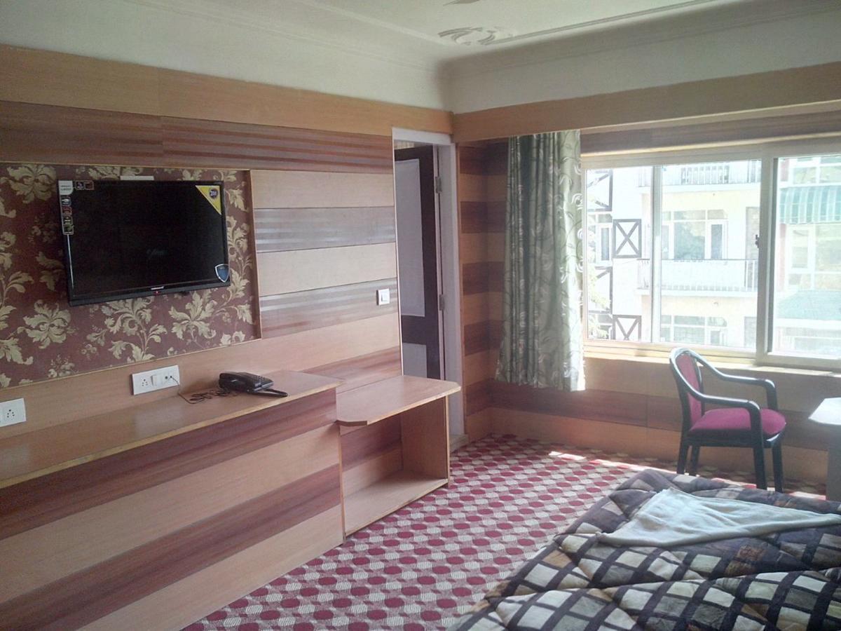 Royal Star Inn Srinagar  Ngoại thất bức ảnh