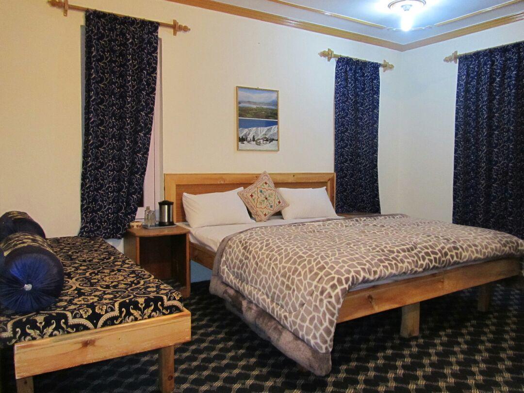 Royal Star Inn Srinagar  Ngoại thất bức ảnh