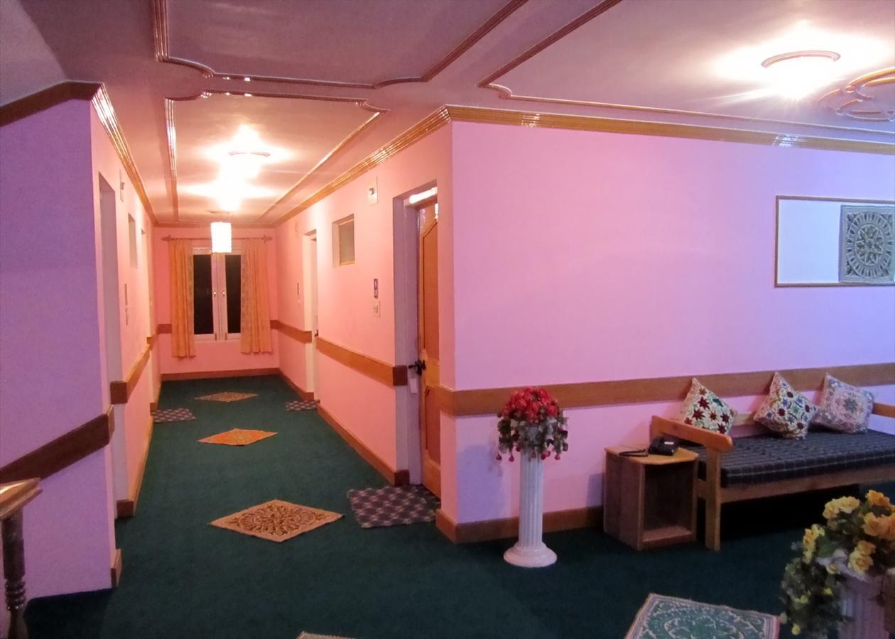 Royal Star Inn Srinagar  Ngoại thất bức ảnh