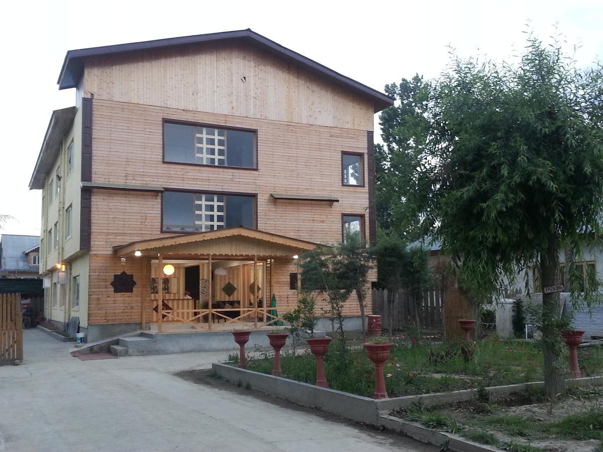 Royal Star Inn Srinagar  Ngoại thất bức ảnh