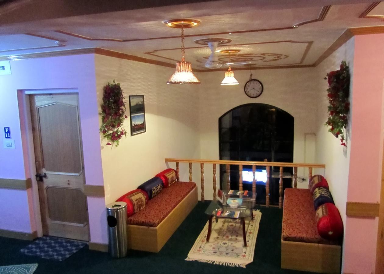 Royal Star Inn Srinagar  Ngoại thất bức ảnh