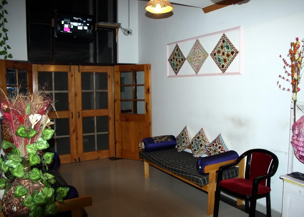 Royal Star Inn Srinagar  Ngoại thất bức ảnh