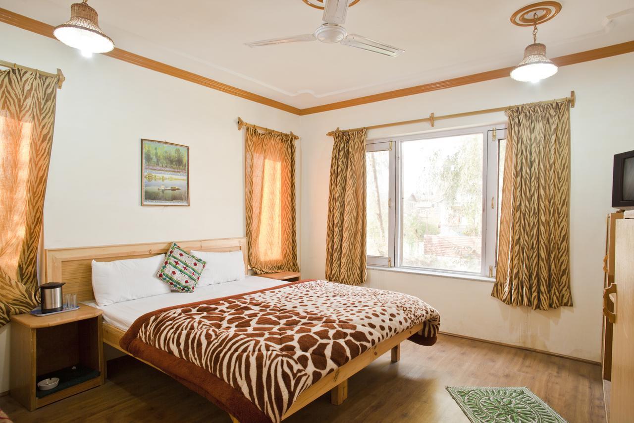 Royal Star Inn Srinagar  Ngoại thất bức ảnh